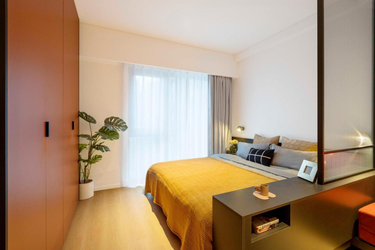 Base-Beijing Wangfujing Serviced Apartment- In Hutong &Bike Rental &Close To Forbidden City, Tian'Anmen Square &Subway Nearby &Free Coffee &Washing Machine,Kitchen &Restaurant Discount &English Speaking &High Speed Free Wifi Εξωτερικό φωτογραφία Bedroom