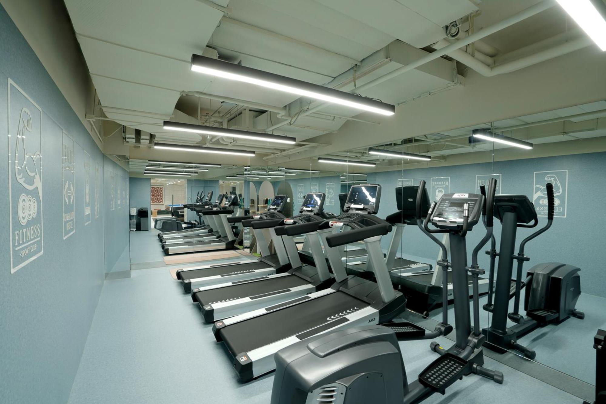 Base-Beijing Wangfujing Serviced Apartment- In Hutong &Bike Rental &Close To Forbidden City, Tian'Anmen Square &Subway Nearby &Free Coffee &Washing Machine,Kitchen &Restaurant Discount &English Speaking &High Speed Free Wifi Εξωτερικό φωτογραφία The gym at the National Olympic Training Centre