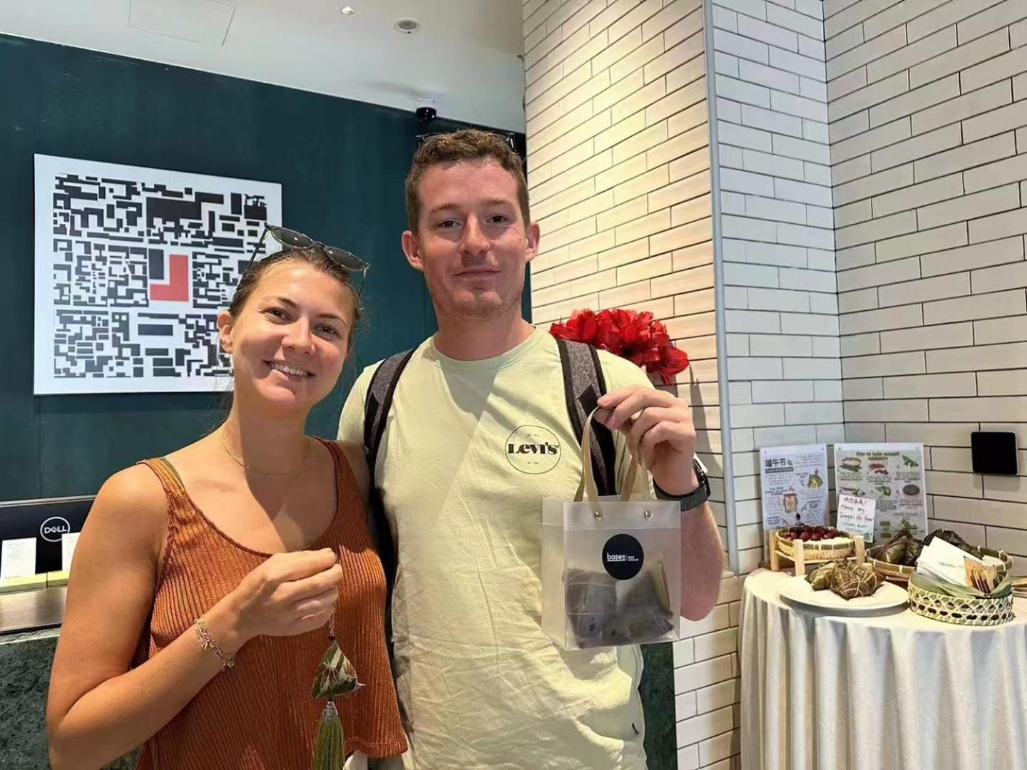 Base-Beijing Wangfujing Serviced Apartment- In Hutong &Bike Rental &Close To Forbidden City, Tian'Anmen Square &Subway Nearby &Free Coffee &Washing Machine,Kitchen &Restaurant Discount &English Speaking &High Speed Free Wifi Εξωτερικό φωτογραφία Visitors to the museum